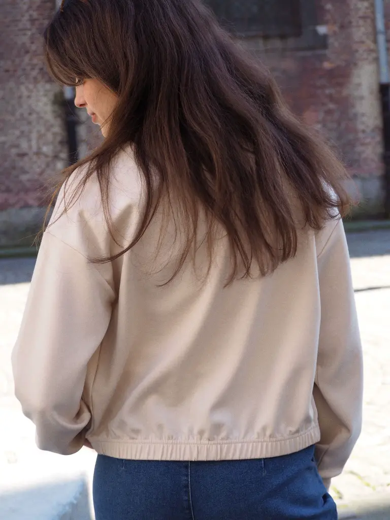 Tezza-6806 2.webp