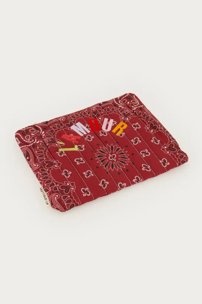 pochette d'ordi l'amour 2.webp