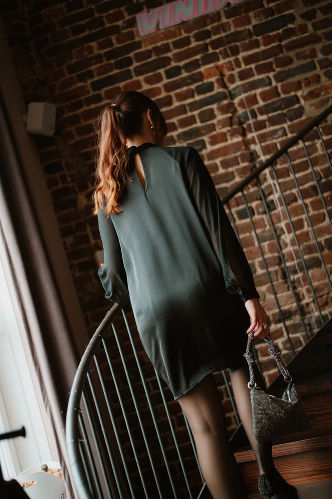 Robe satinée noire URBA