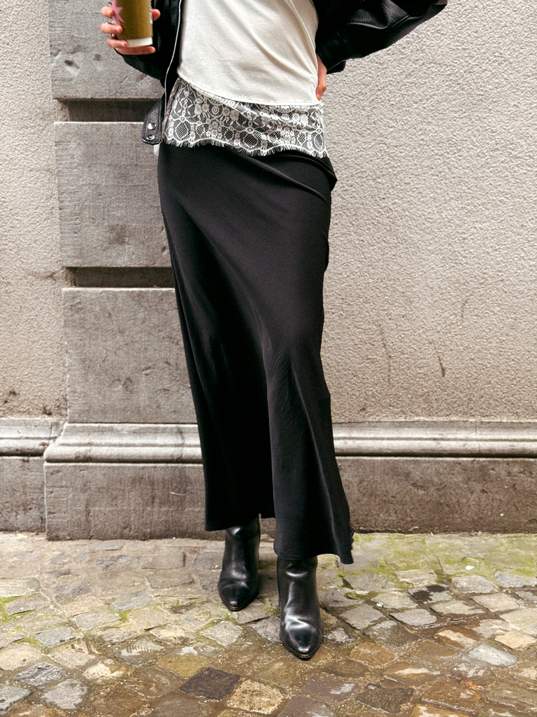 Jupe AYA satinée noire (XS)