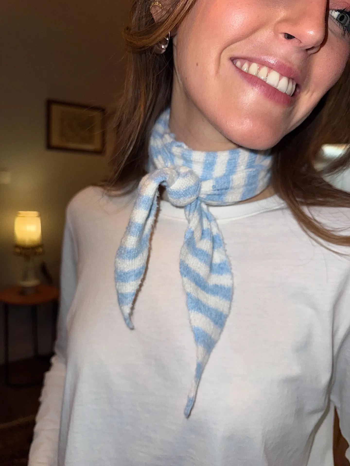 Foulard triangle rayé bleu clair