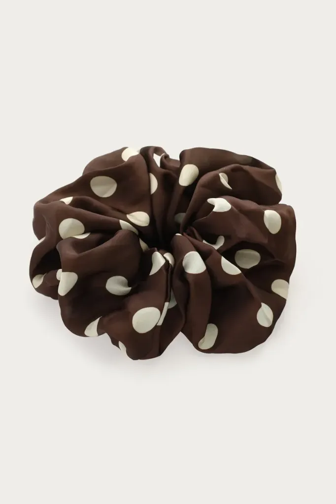 Chouchou brun à pois