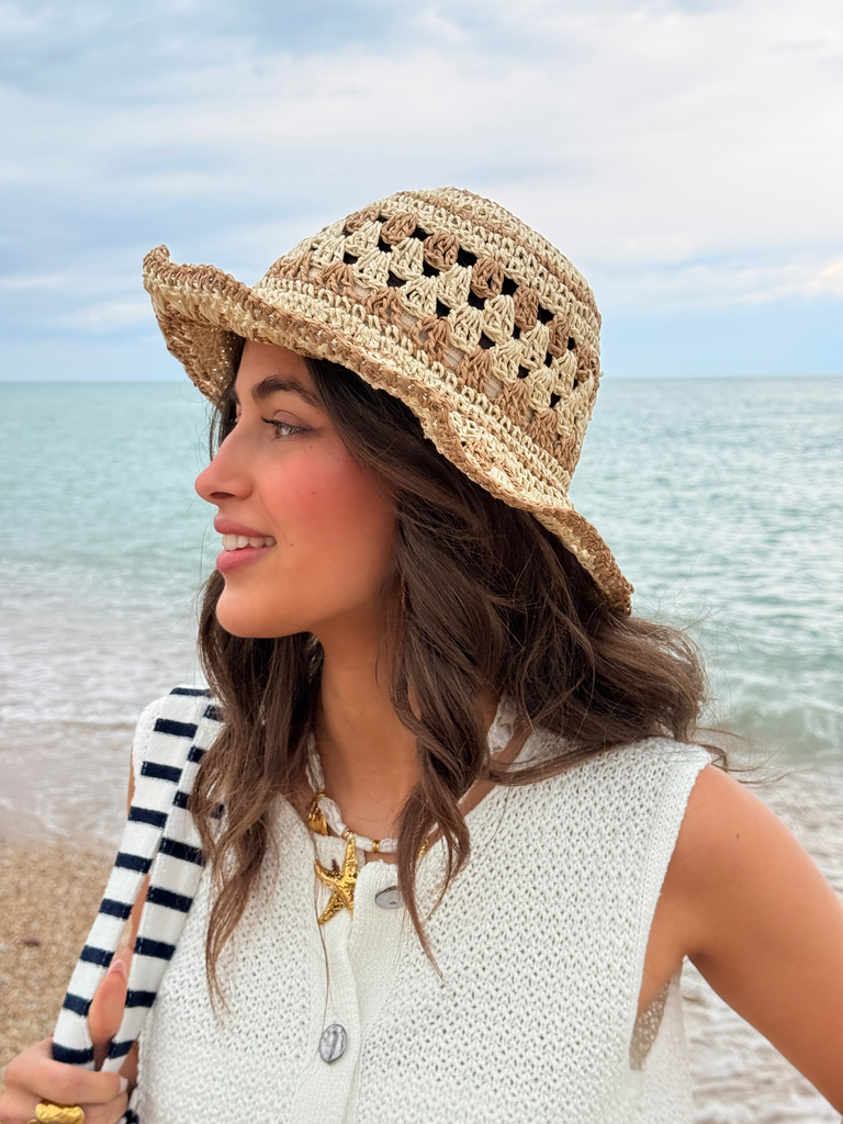 Chapeau de paille beige clair