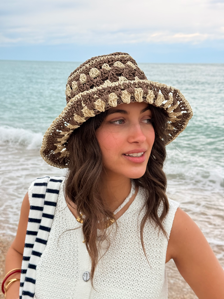 Chapeau de paille brun