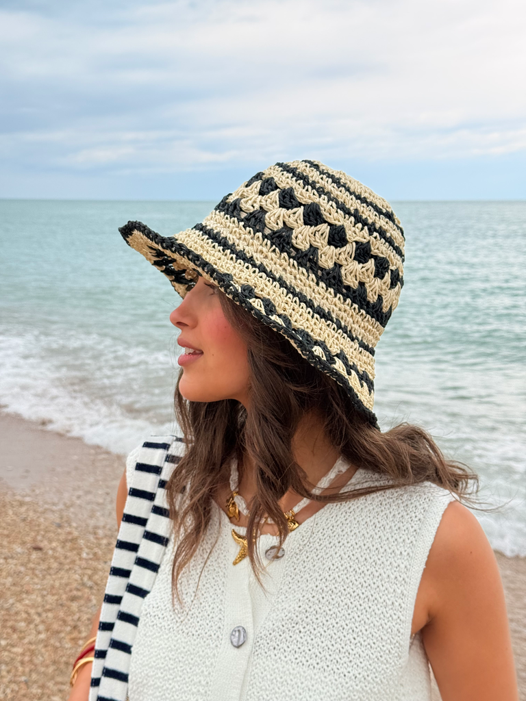 Chapeau de paille noir
