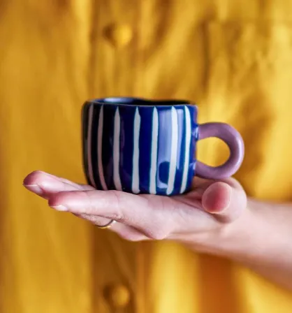 Mini tasse à lignes (bleu/blanc)