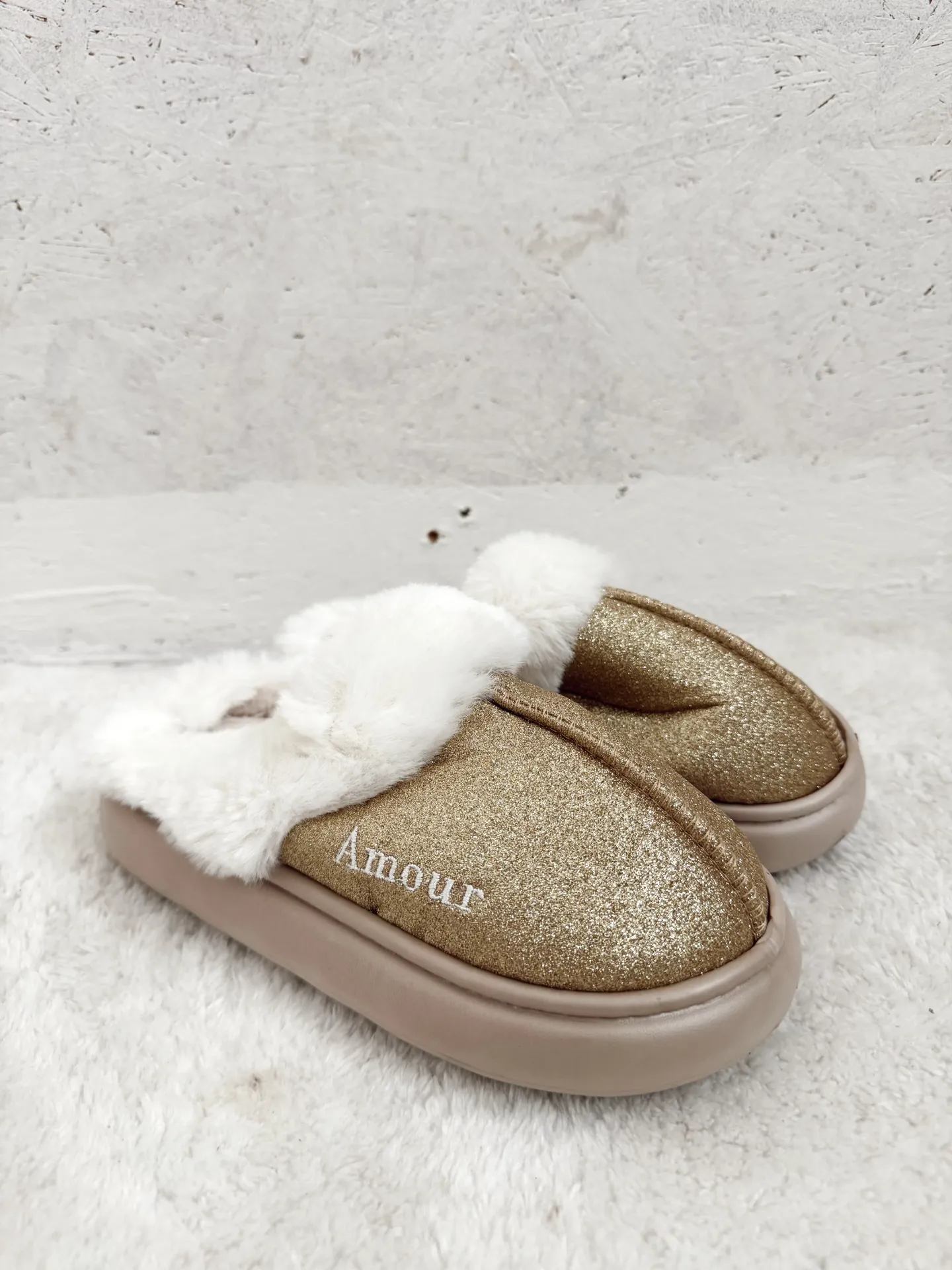 "AMOUR" DORÉ - Chaussons à paillettes