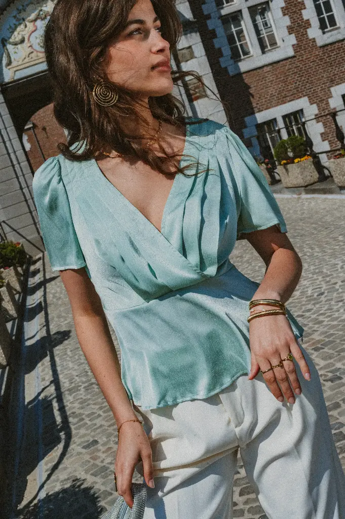 Blouse satinée IZOLINE vert sauge (S)