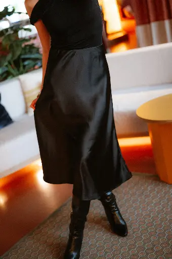 Jupe KAMILA satinée noire