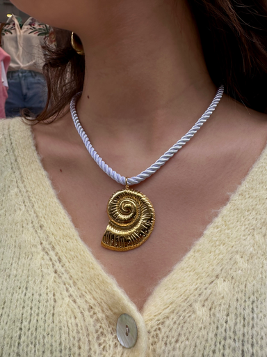 Collier MOANA corde/coquillage 